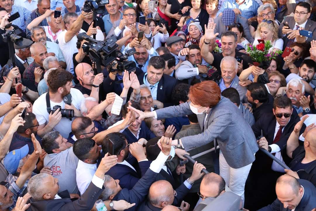Akşener ;Şeker Fabrikalarını Yandaşlara Peşkeş Çektiler