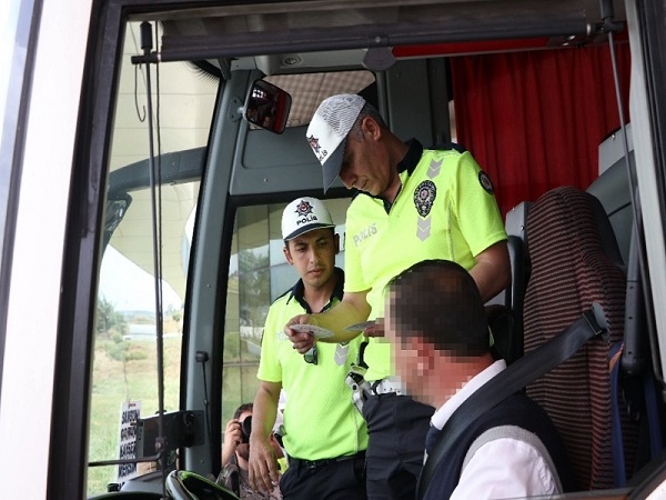 Polis, Huzurlu Bayram için Görevinin Başında