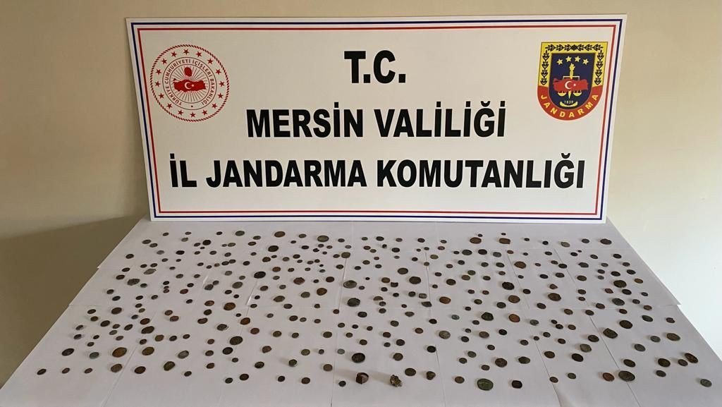 Jandarma Tarihi Eser Kaçakçılarını Kıskıvrak Yakaladı