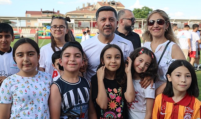 Nevşehir Belediyesi’nin, çocuk ve gençlere yönelik sağlıklı bir yaşam kültürünü benimsetmek amacıyla düzenlediği Yaz Spor Okulları’nın yeni dönemi başladı – GÜNDEM