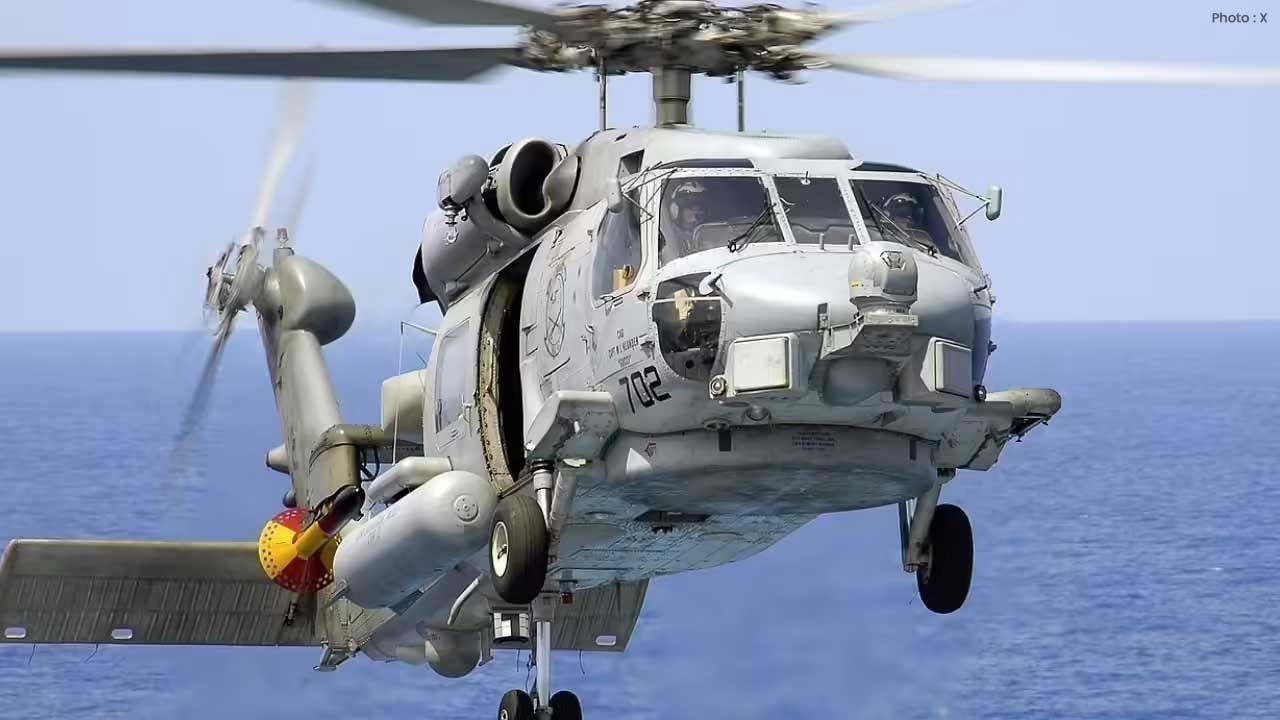US Navy Helicopter and Fighter Jet Crash in South China Sea — All Crew Members Rescued