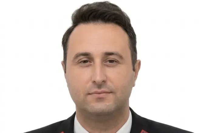 SON DAKİKA; ​Yoldaki Lastik Parçalarını Temizleyen Jandarma Astsubay Şehit Oldu